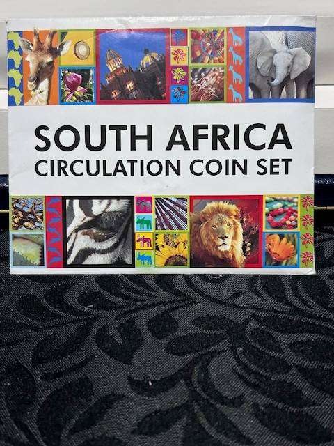 2009 Small UNC Coin sets scares and was for exports not a lot available in SA x 2 Bid per set