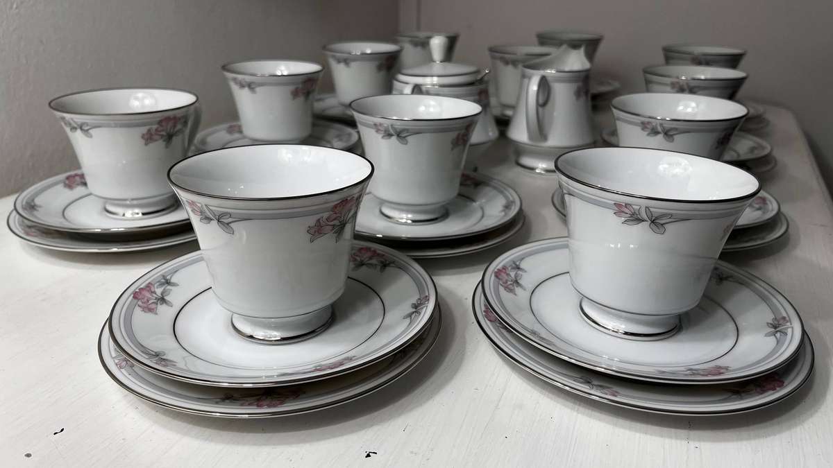 Noritake Legendary Tarkington Tea Set | 12 Trios + Milk & Sugar (38 Pieces)