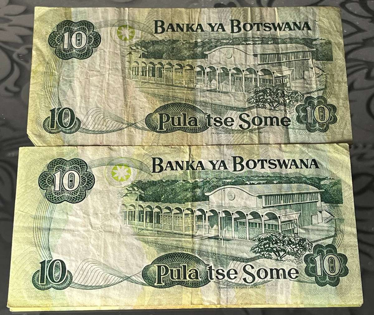Botswana Banknotes  2 x Ten Pula Notes
