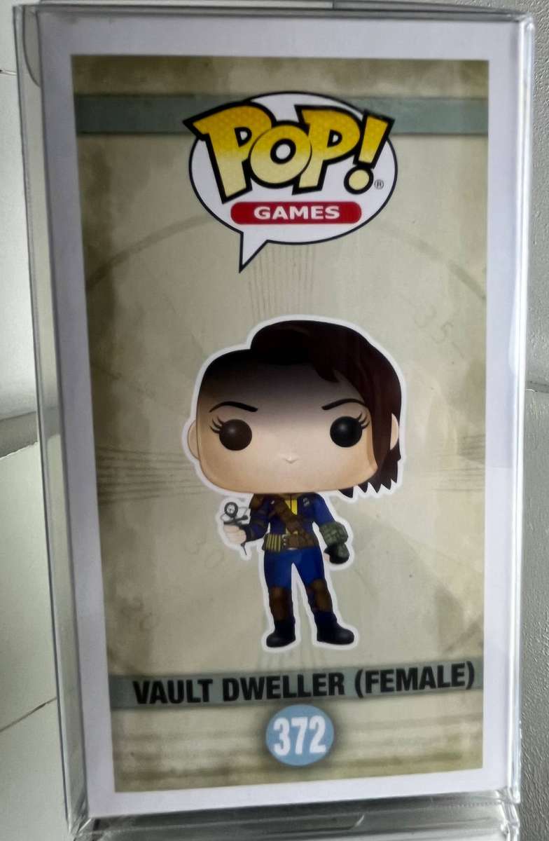  Funko Pop! Games  Fallout Vault Dweller (Female) #372