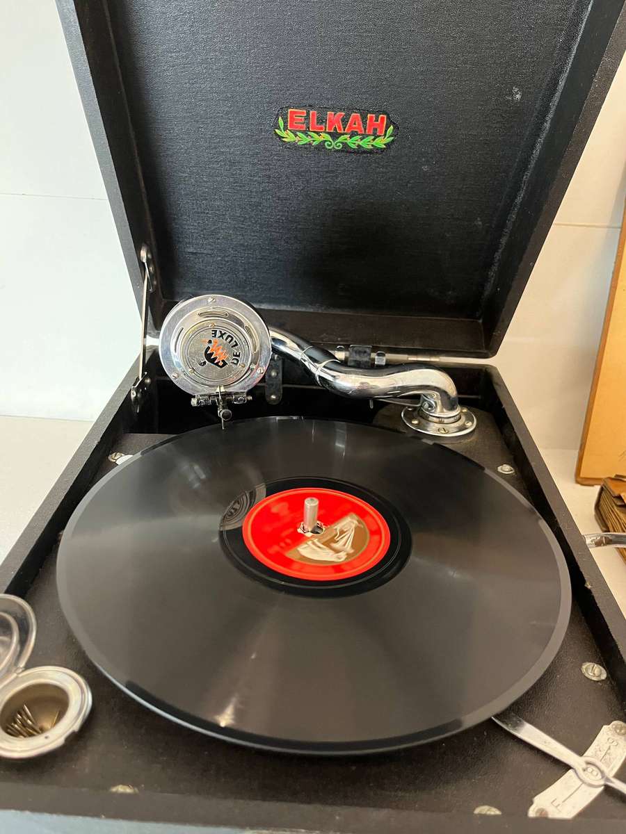 Vintage ELKAH Portable Wind-Up Gramophone + Record Album  1930s/50s Classic