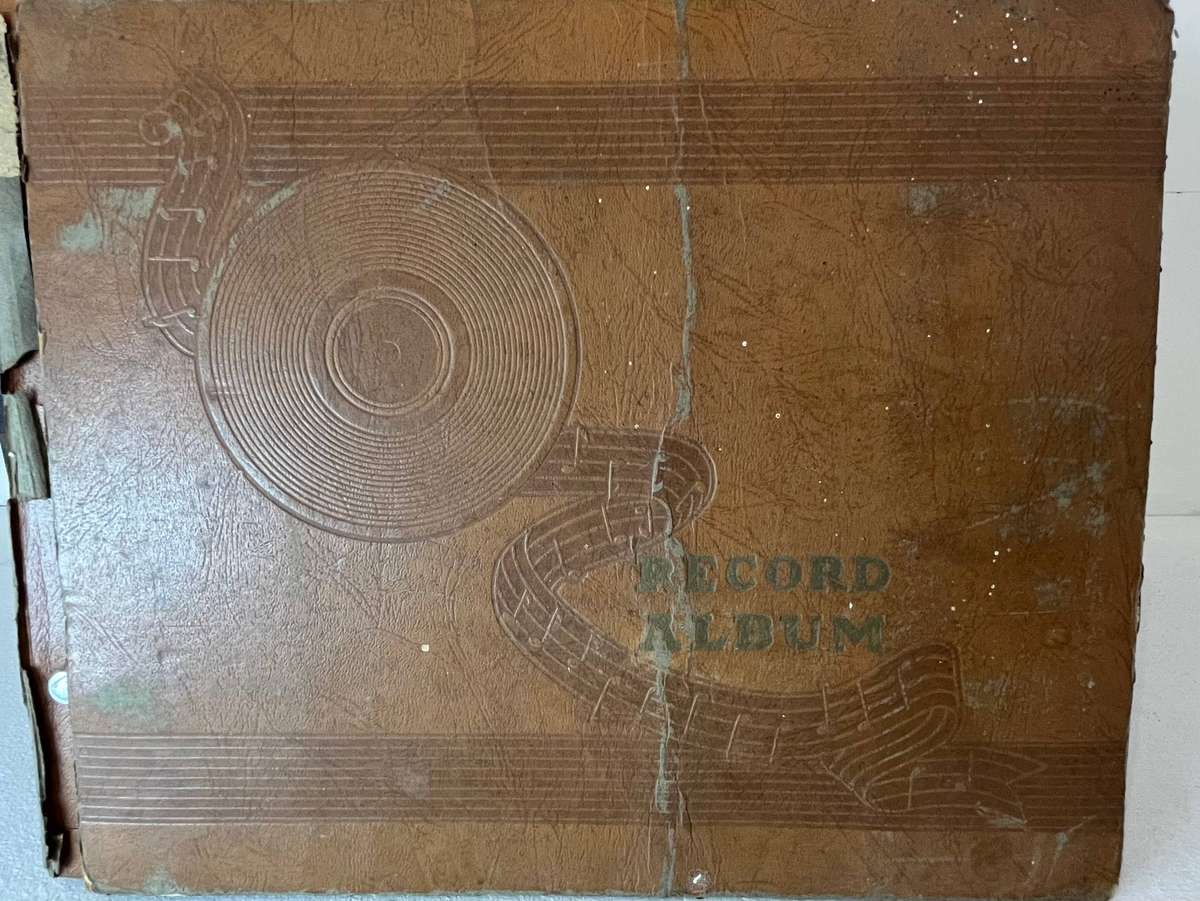 Vintage ELKAH Portable Wind-Up Gramophone + Record Album  1930s/50s Classic