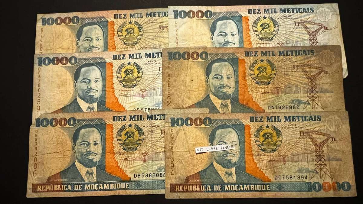Mozambique Metical Banknote Bundle | Banco de Moçambique | 29 Notes