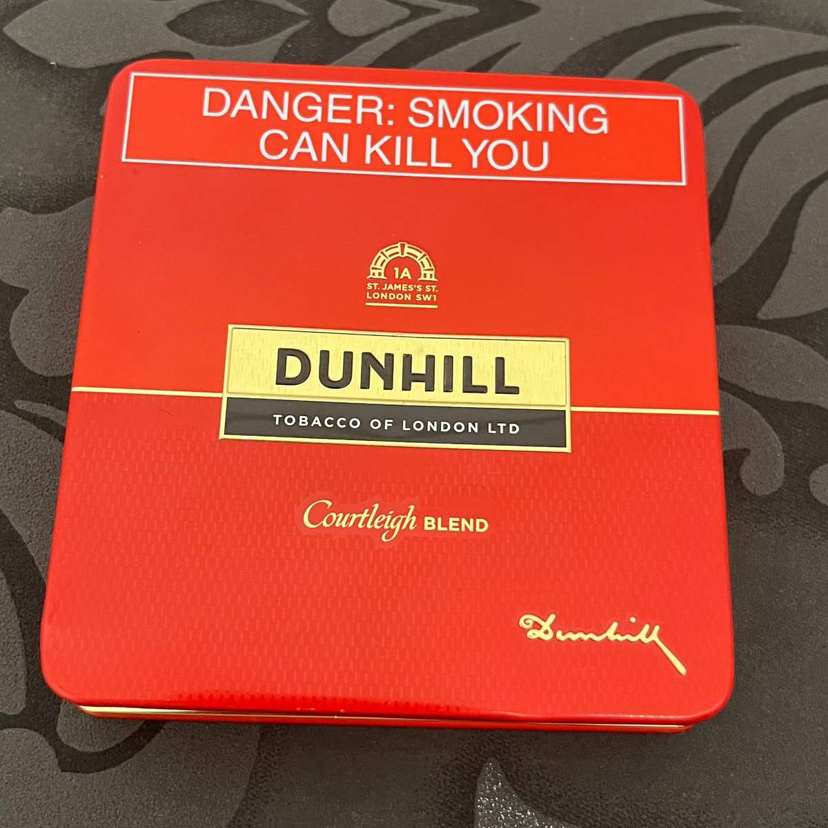 Dunhill Cigarette Collectors Tin  London Tobacco Co. Ltd.