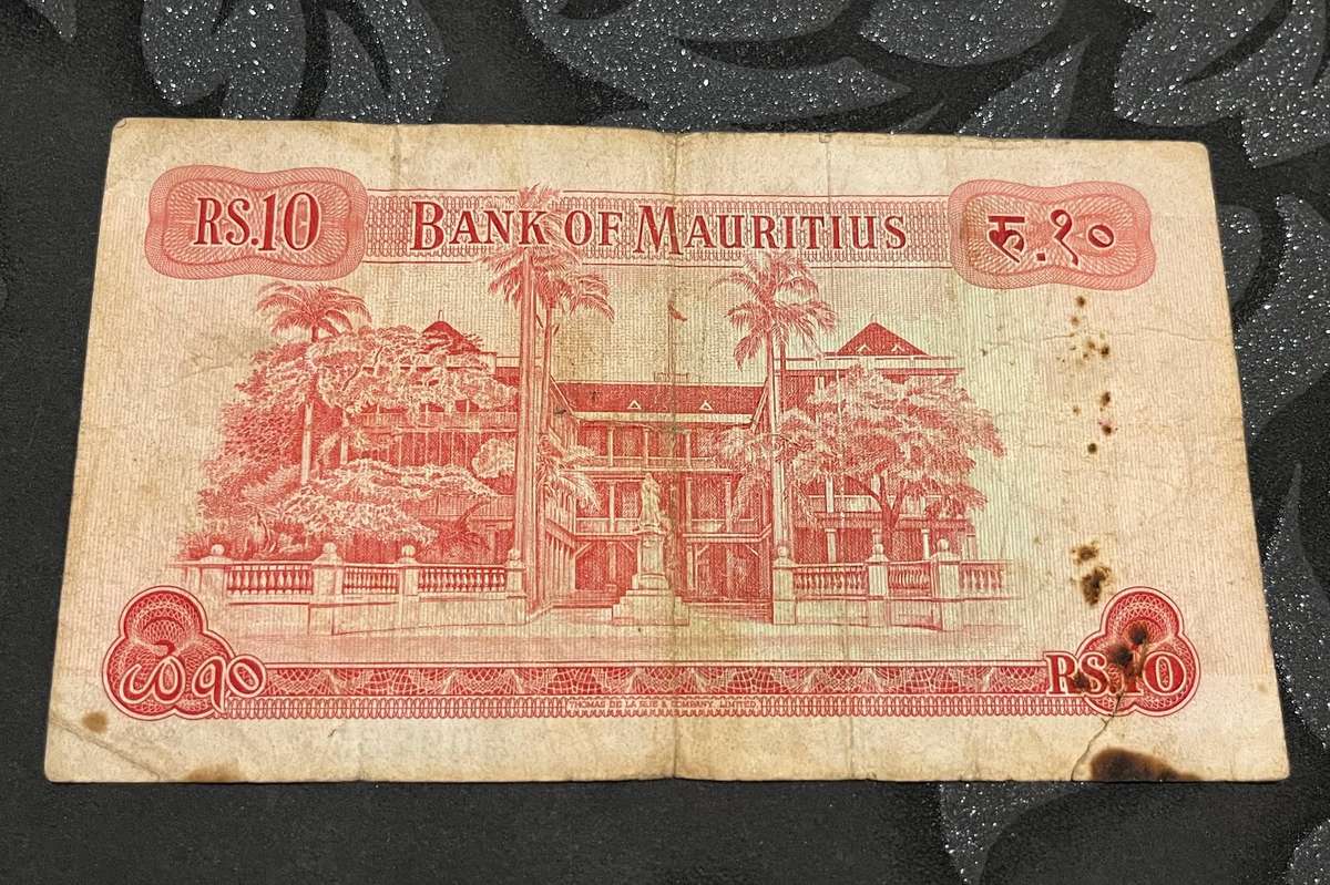 Bank of Mauritius  10 Rupees Note  Queen Elizabeth II