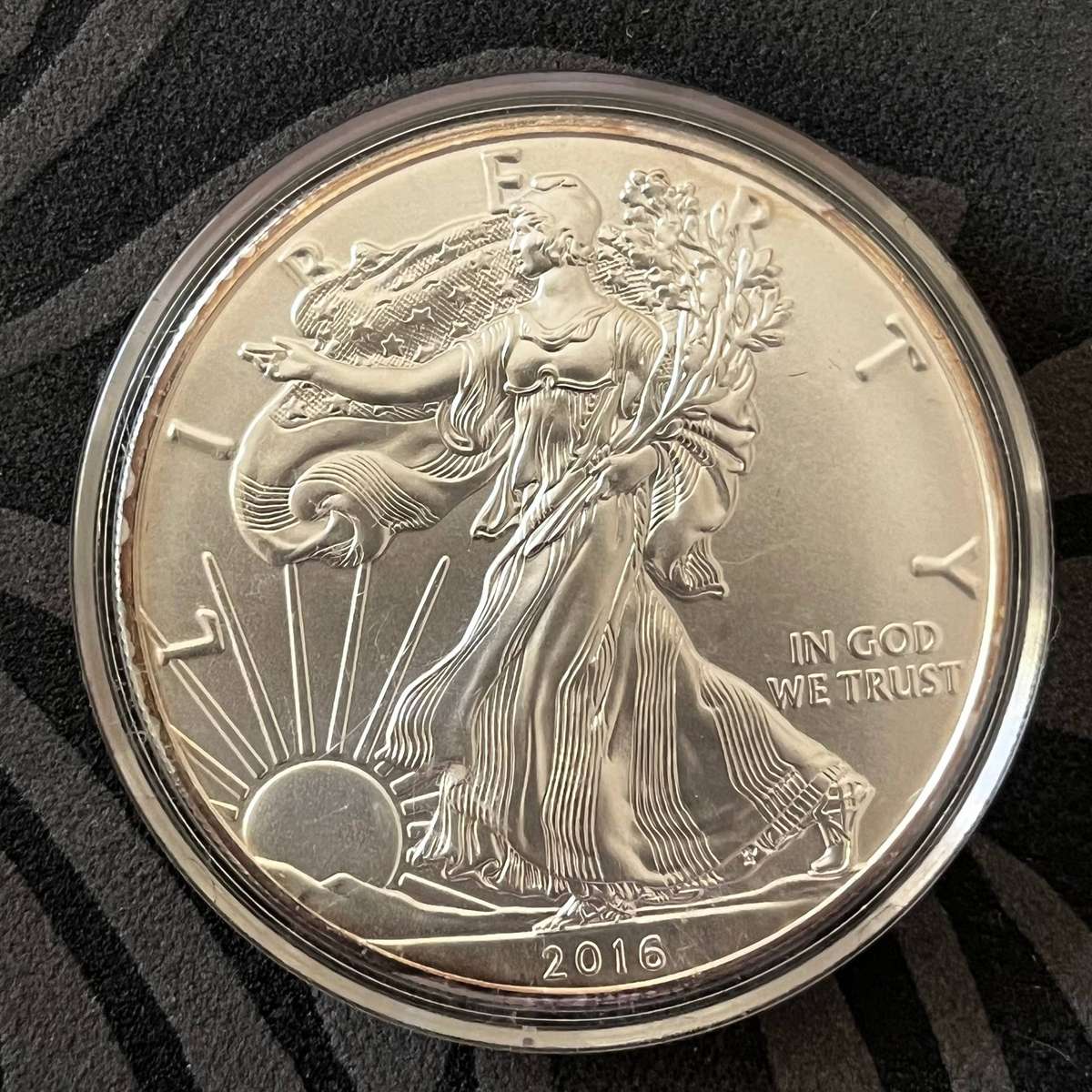  American Silver Eagle  1 oz .999 Fine Silver (2016)