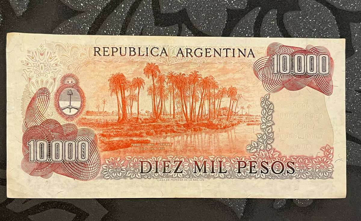 Argentina  10,000 Pesos Banknote (General José de San Martín, 19761981 Issue)