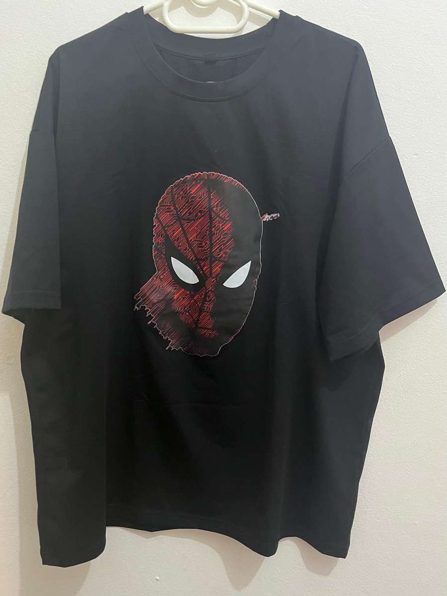 Black T-Shirt  Spider-Man Mask Graphic Design (Unisex)