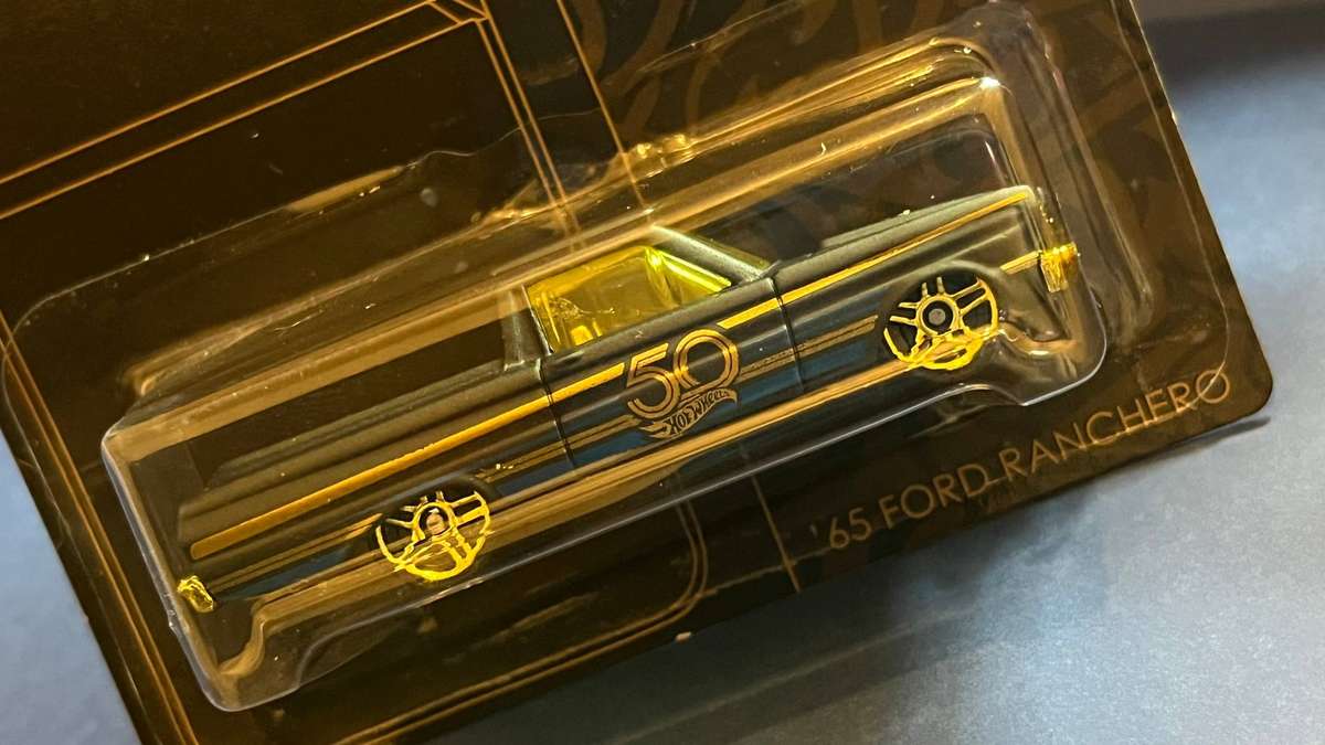  Hot Wheels 65 Ford Ranchero  50th Anniversary Black & Gold (6/6)