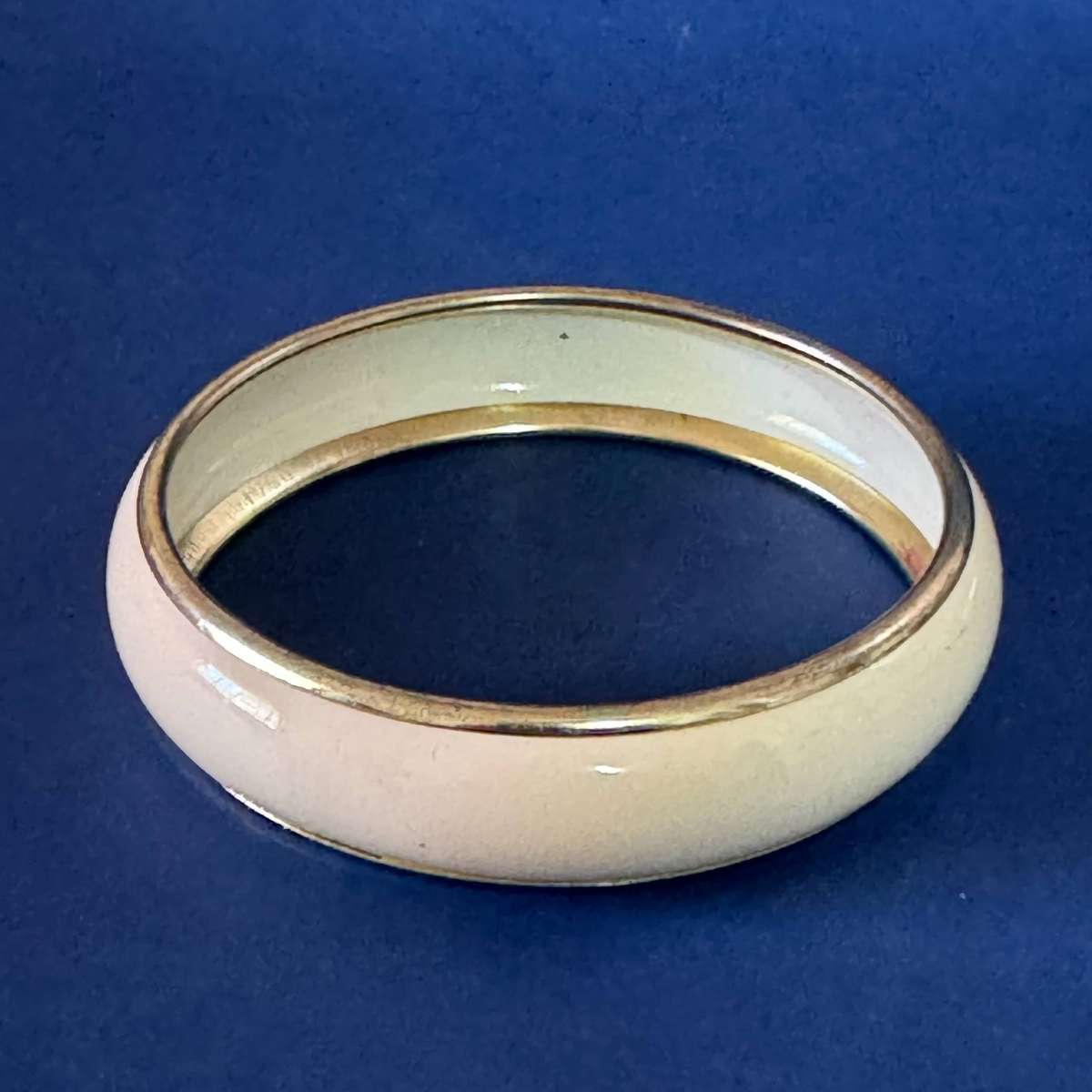 Vintage Cream Enamel Bangle Bracelet Gold Tone Trim 6.5cm Diameter