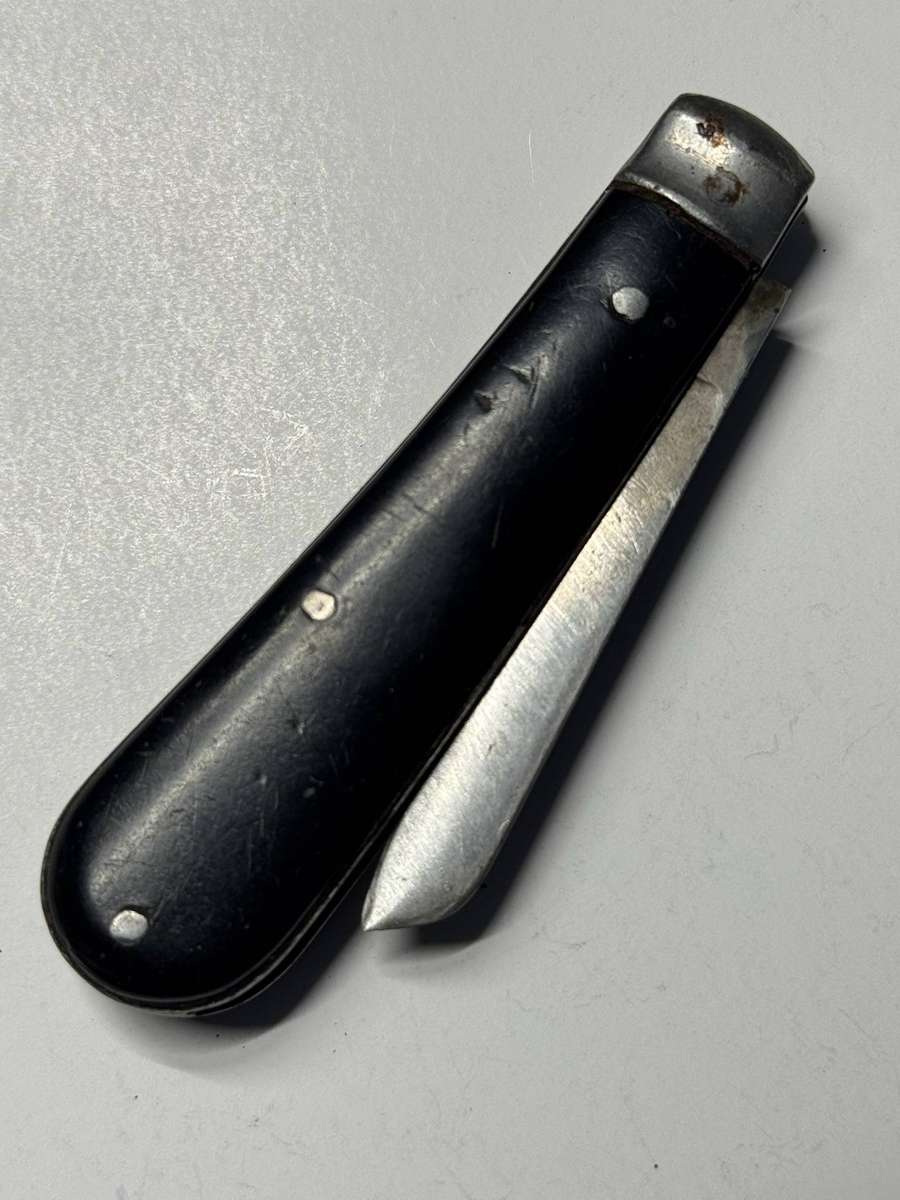  Joseph Rodgers Sheffield England / Vintage Two-Blade Pocket Knife / Black Handle
