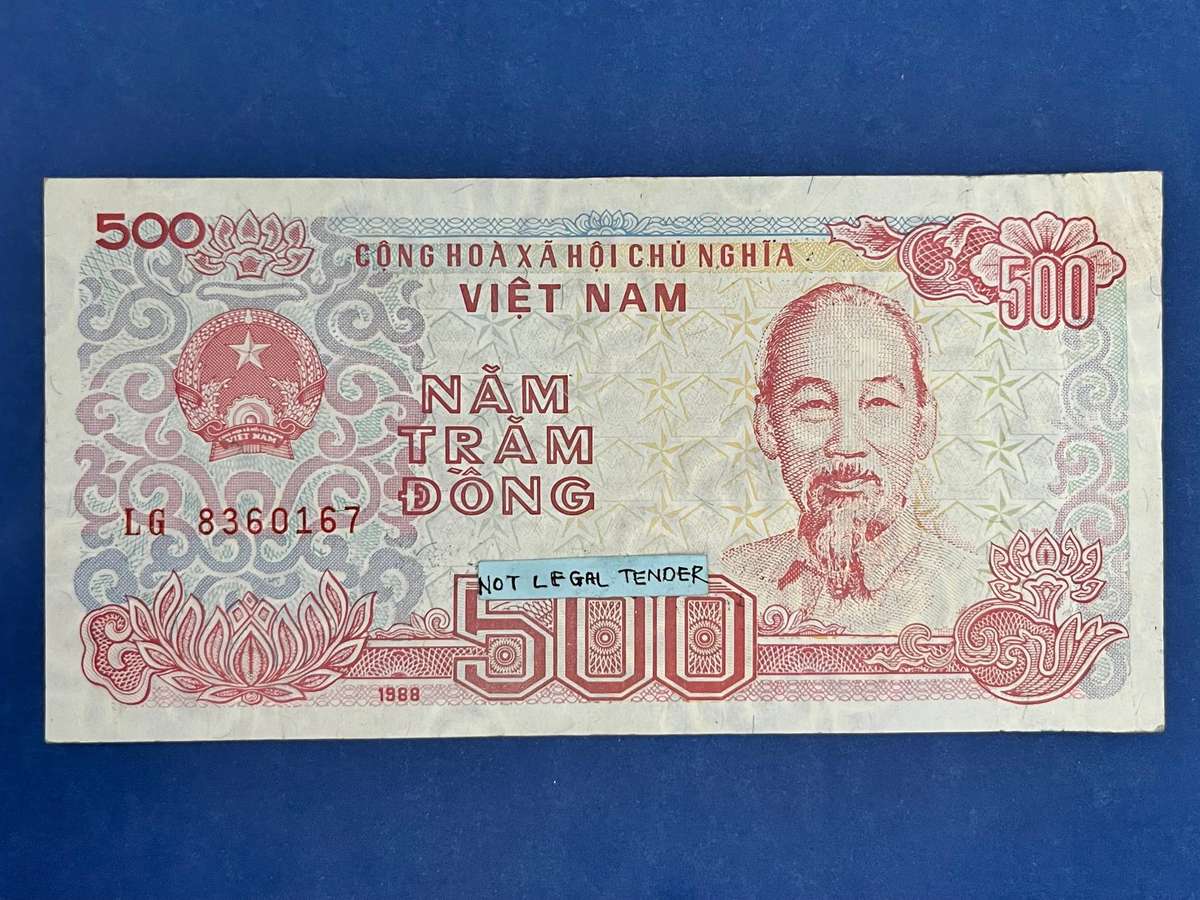 Vietnam Socialist Republic  500 Dong Banknote (1988)
