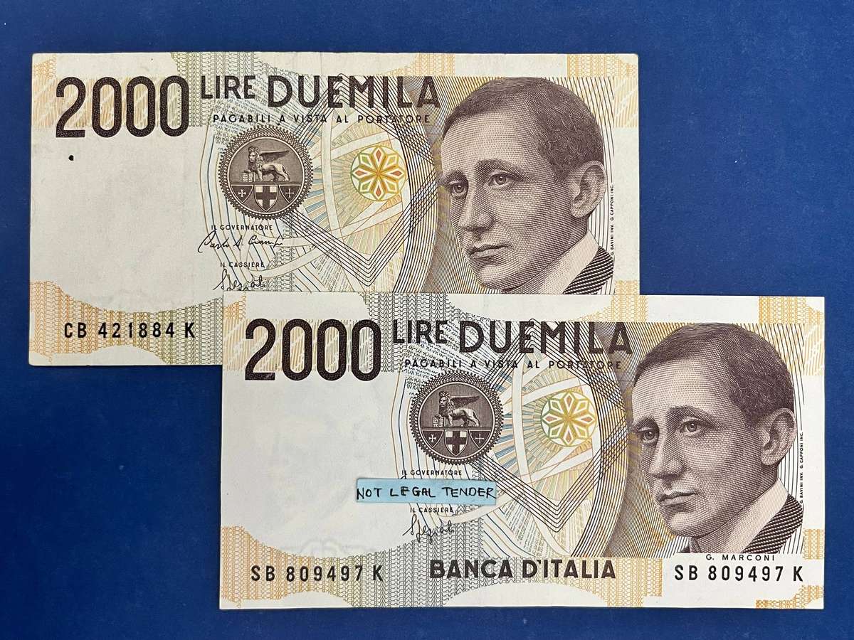 Italy  2000 Lire Guglielmo Marconi Banknotes (x2)