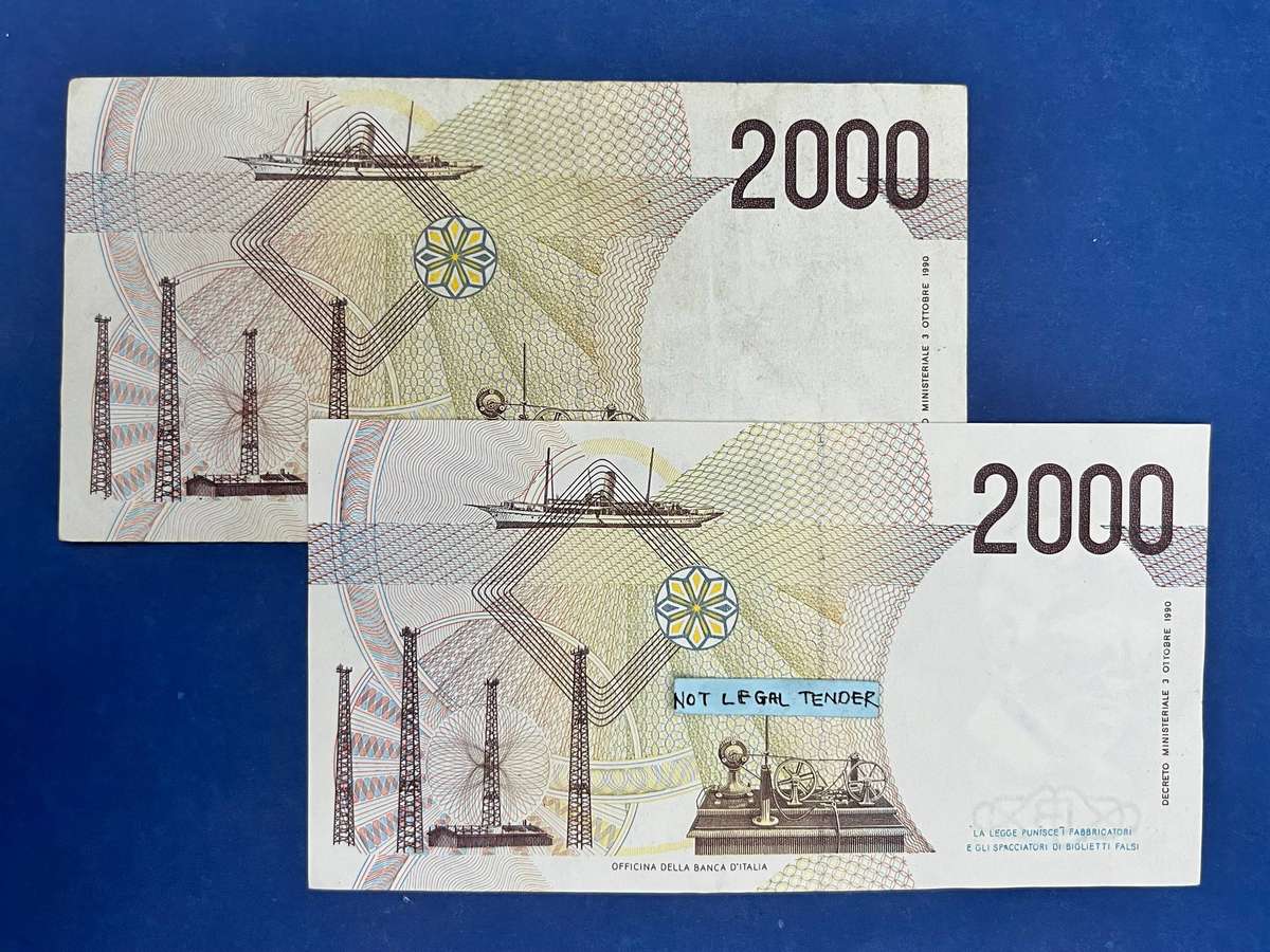 Italy  2000 Lire Guglielmo Marconi Banknotes (x2)