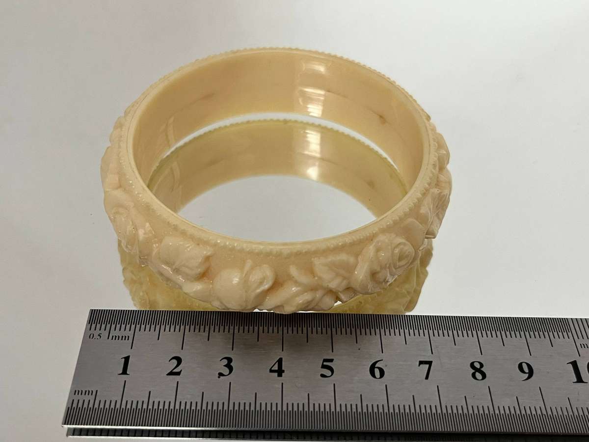  Vintage Floral Carved Cream Tone Bangle Bracelet | Raised Rose Design