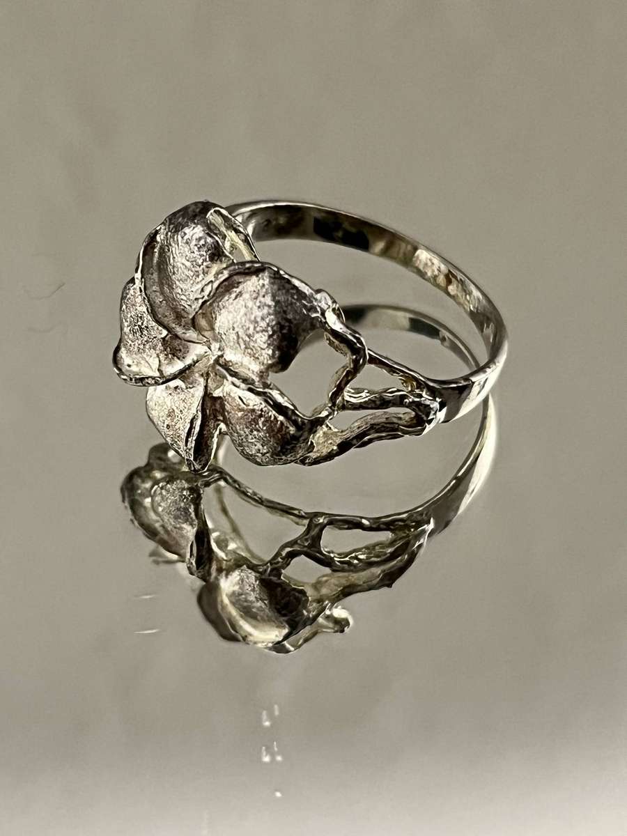  Abstract Sterling Silver Ring  4.2g  Size 9 / 20mm