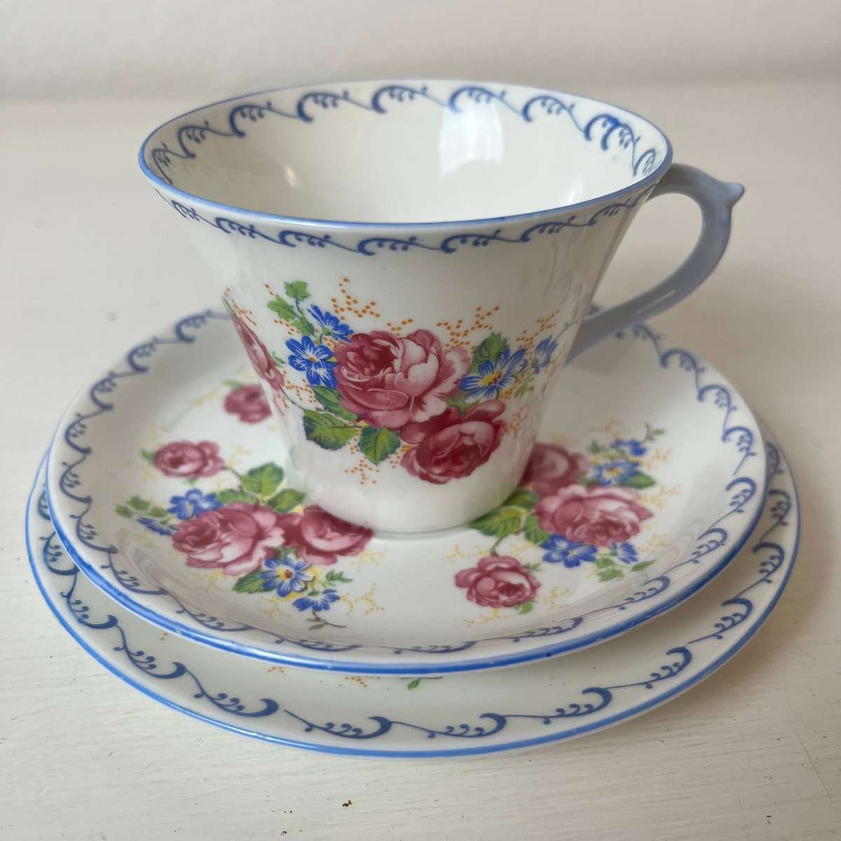 Shelley England Fine Bone China Trio Set  Cup, Saucer & Side Plate