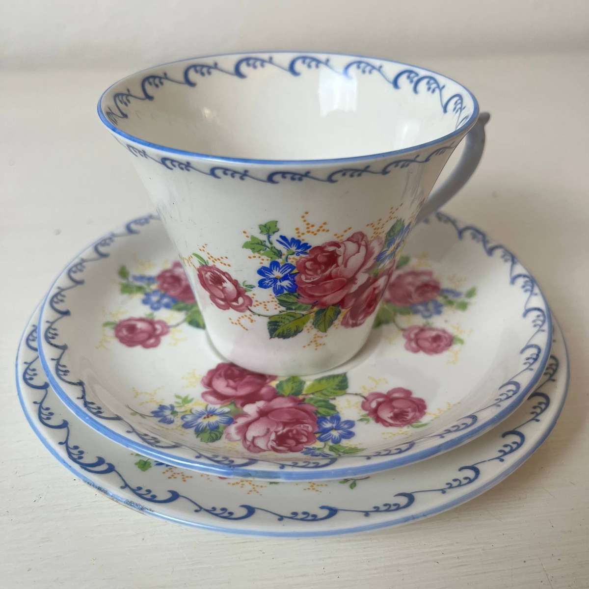  Shelley England Fine Bone China Trio Set  Cup, Saucer & Side Plate