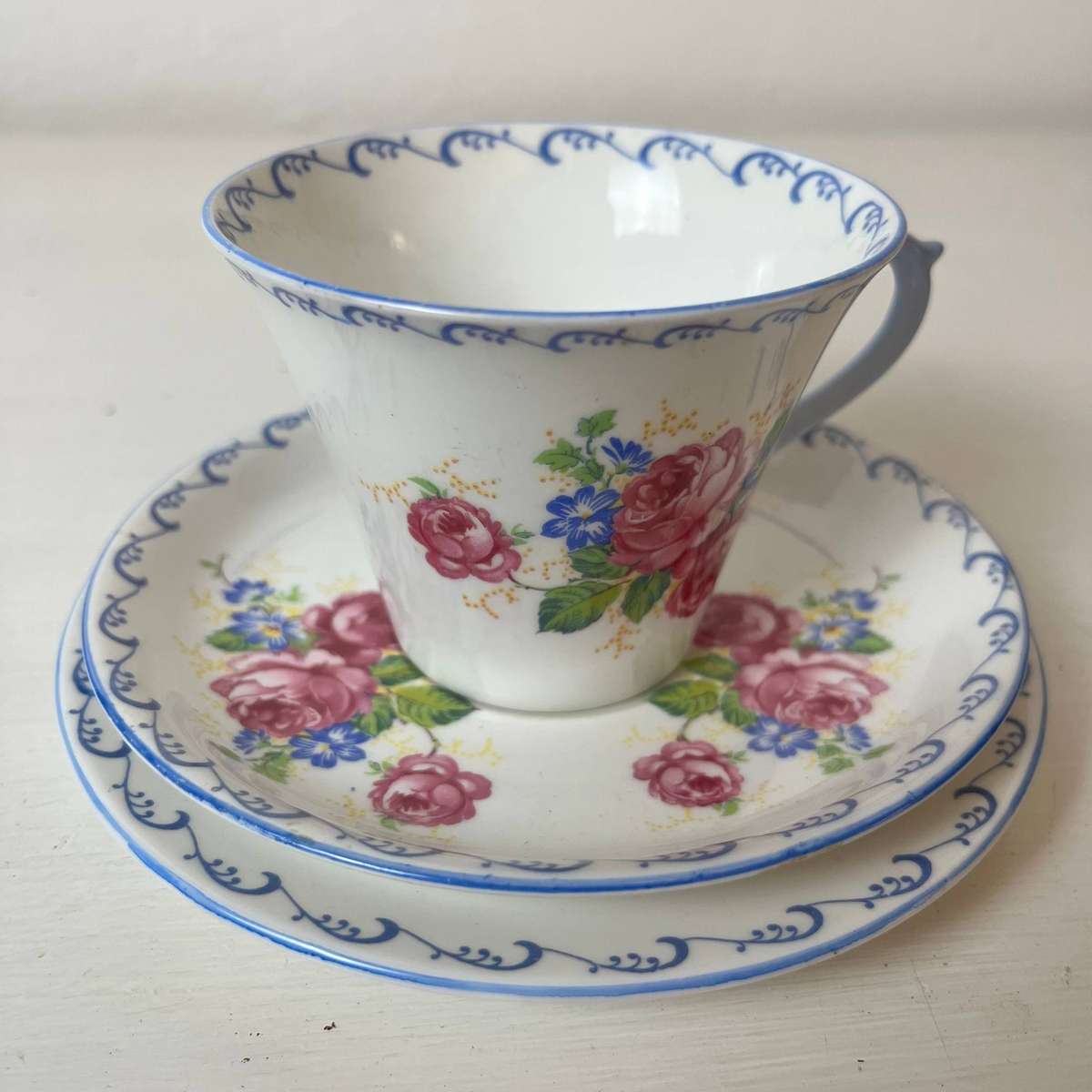  Shelley England Fine Bone China Trio Set  Cup, Saucer & Side Plate