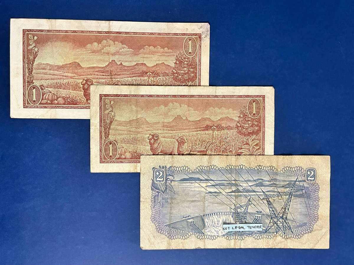  South Africa Reserve Banknote Lot  2x One Rand & 1x Two Rand Notes