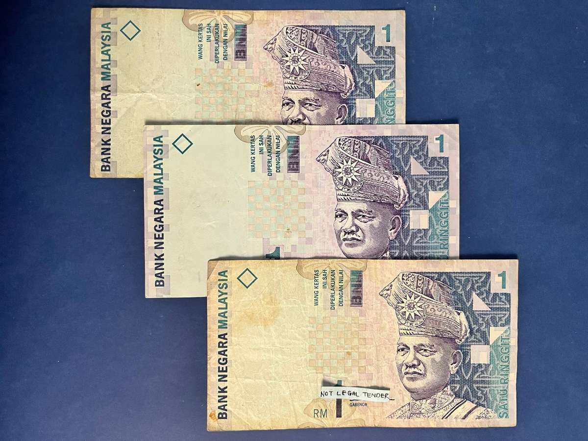 Malaysia 1 Ringgit Banknote Lot  3 Notes
