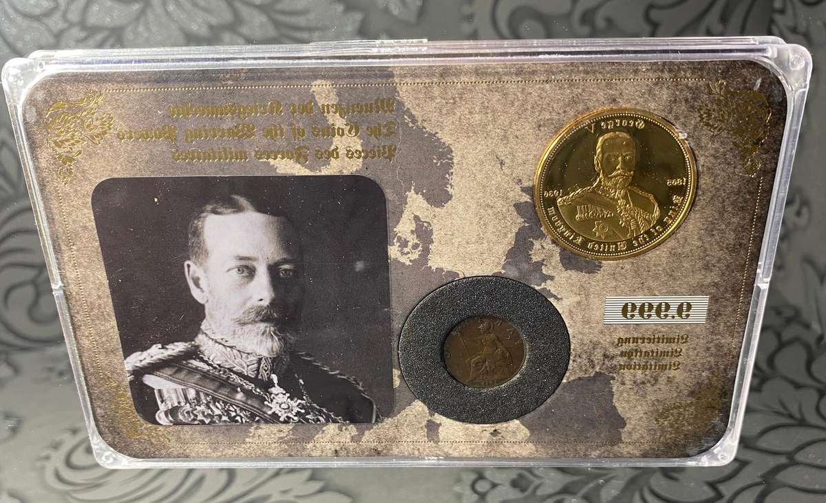 King George V & Coin of the War Force  Proof Collectors Coin (2014)
