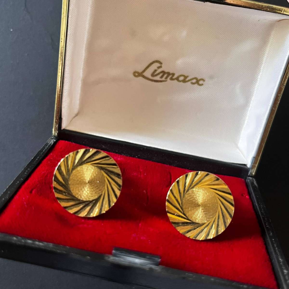 Vintage Gold-Tone Round Cufflinks  Lemax