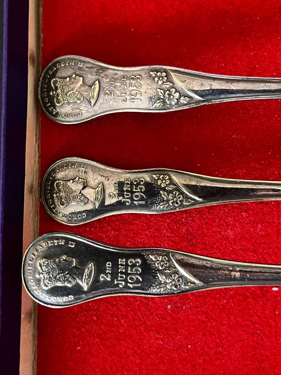 1953 Queen Elizabeth II Coronation Fork Set  6 Pieces (Boxed)