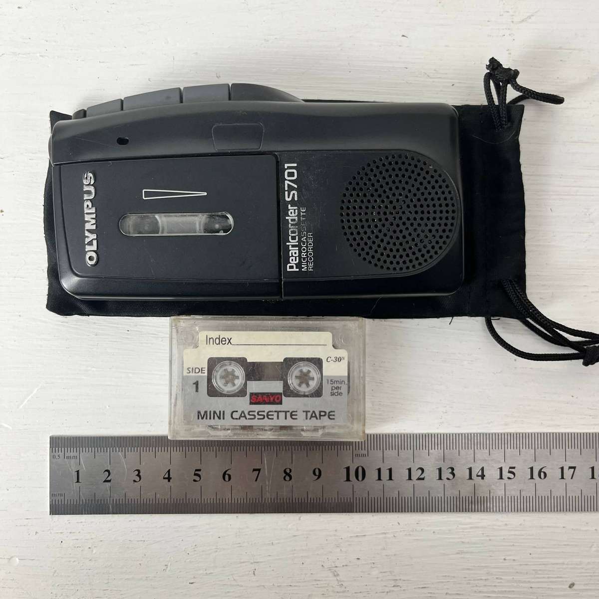 Olympus Pearlcorder S701 Micro Cassette Recorder with Tape & Pouch