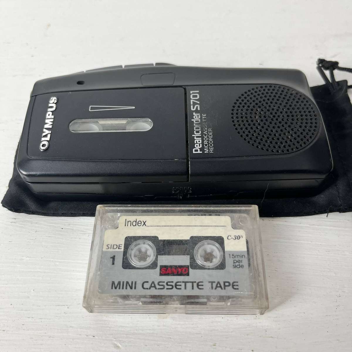  Olympus Pearlcorder S701 Micro Cassette Recorder with Tape & Pouch