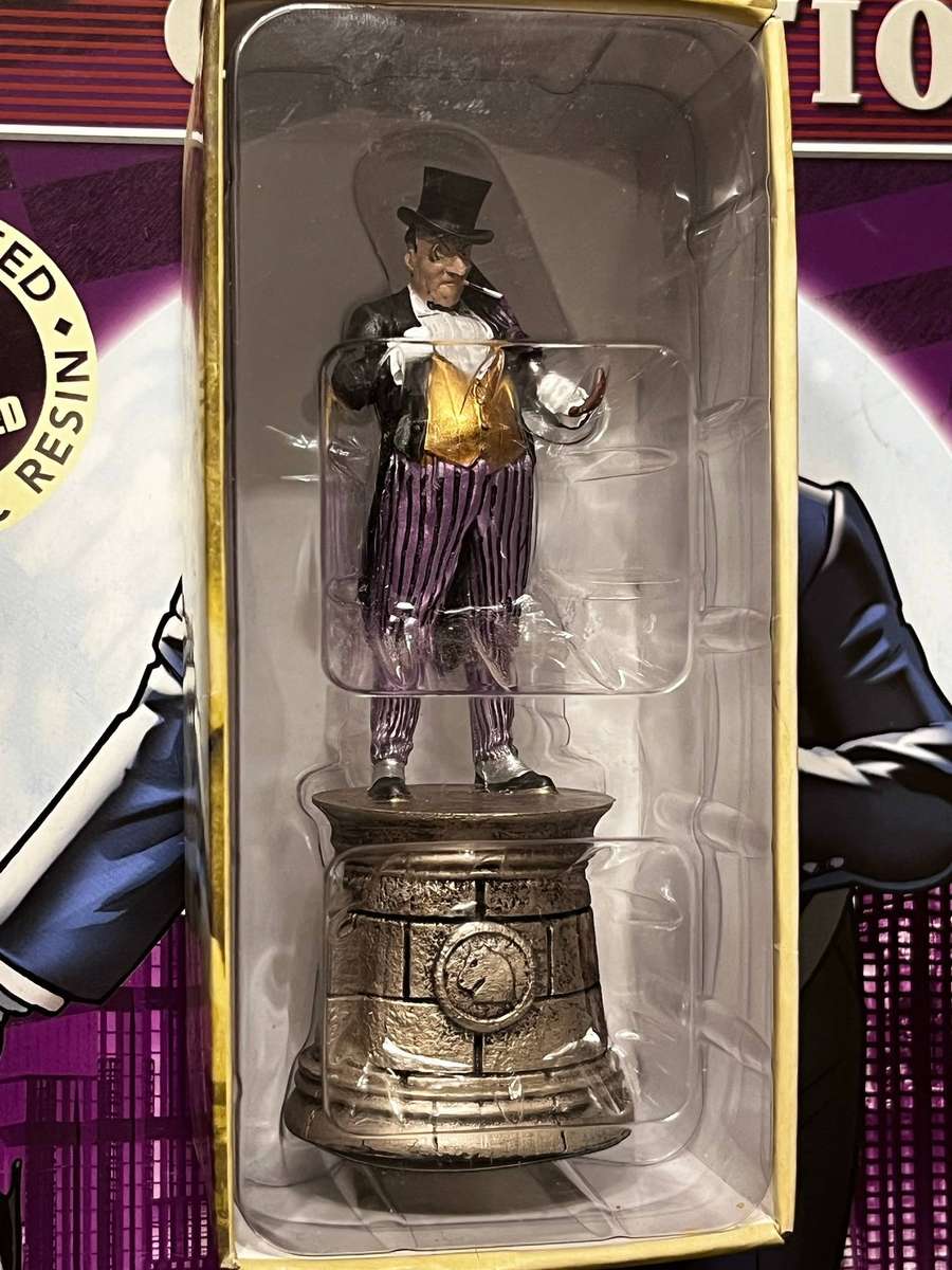  DC Chess Collection  The Penguin Black Knight Figure (Issue No. 4)