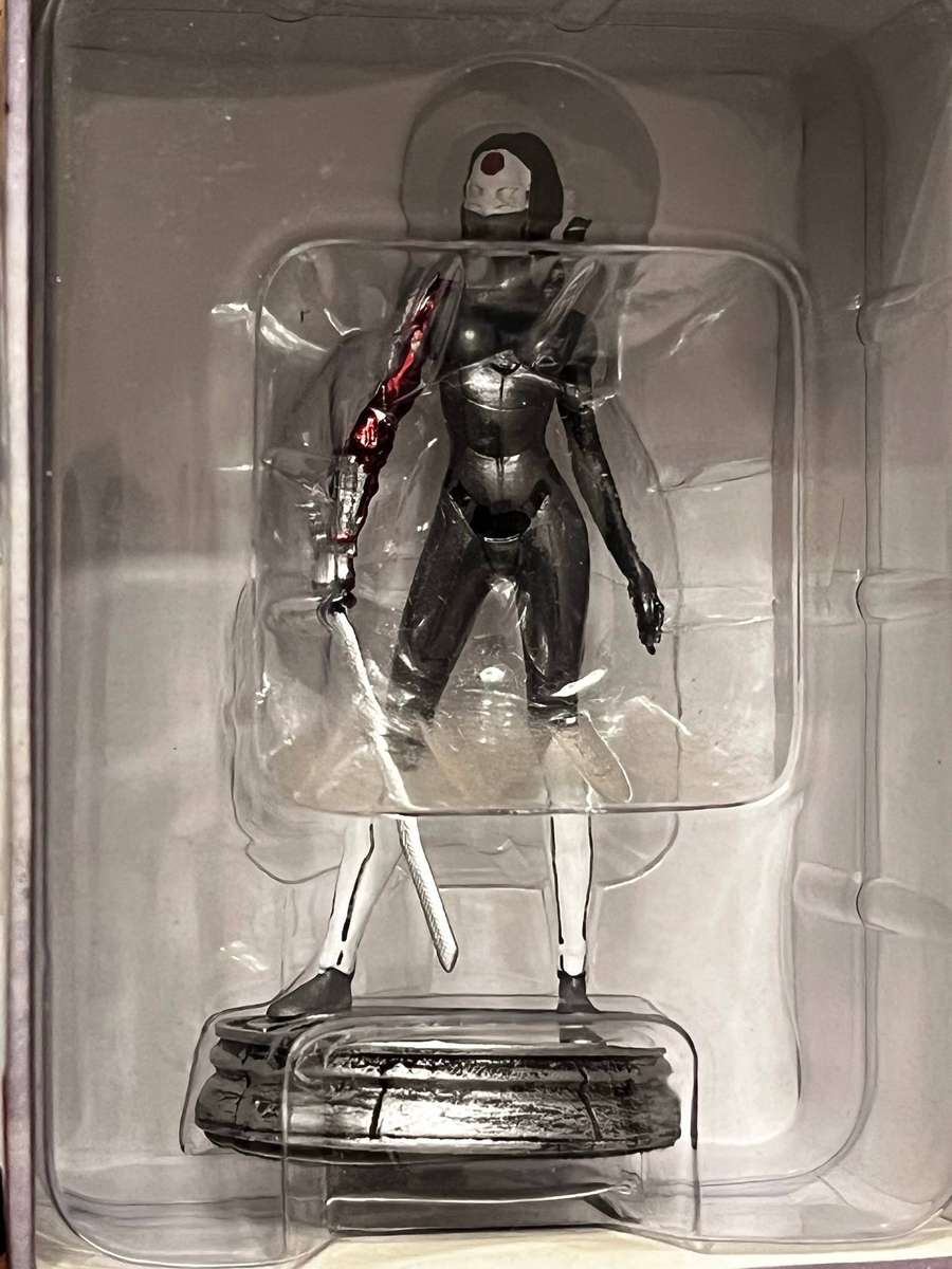  DC Chess Collection  Katana Black Pawn Figure (Issue No. 12)