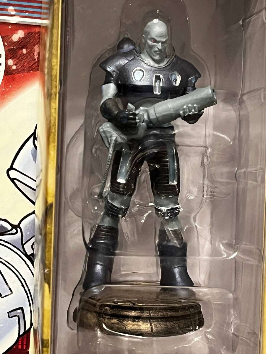  DC Chess Collection  Mr. Freeze Black Knight Figure (Issue No. 15)