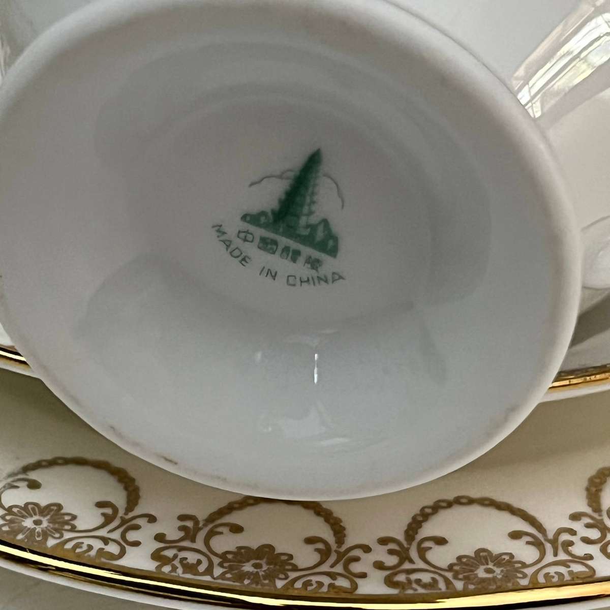  Mixed Vintage Tea Set  Queen Anne Plates & Saucers with China Cups