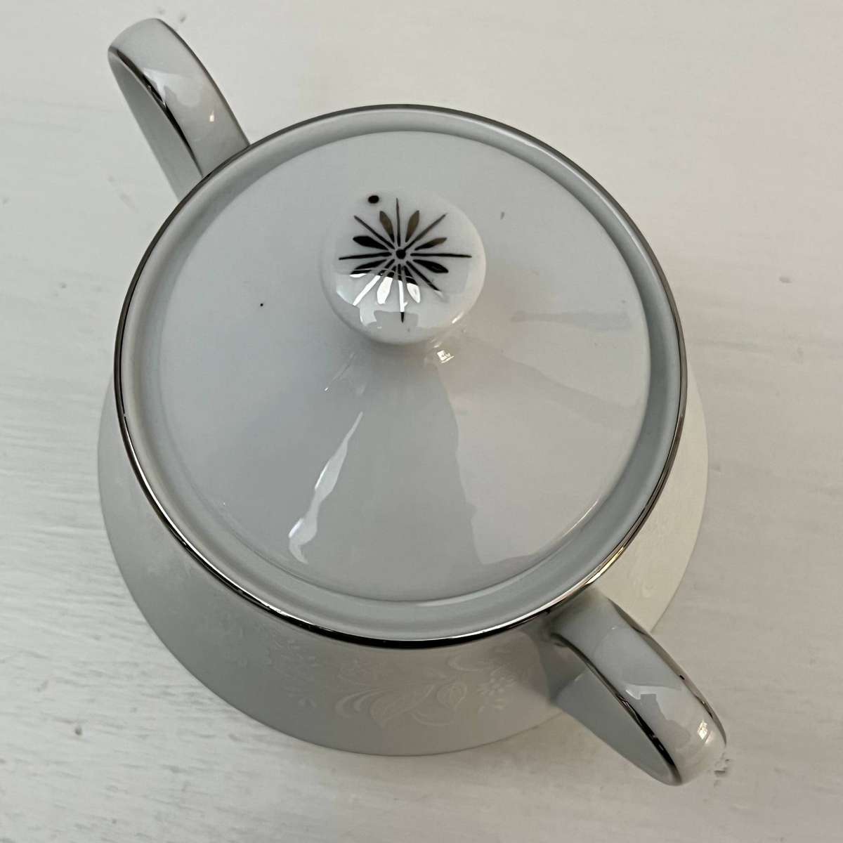  Noritake Ranier 6909 Lidded Sugar Bowl Platinum Trim Japan