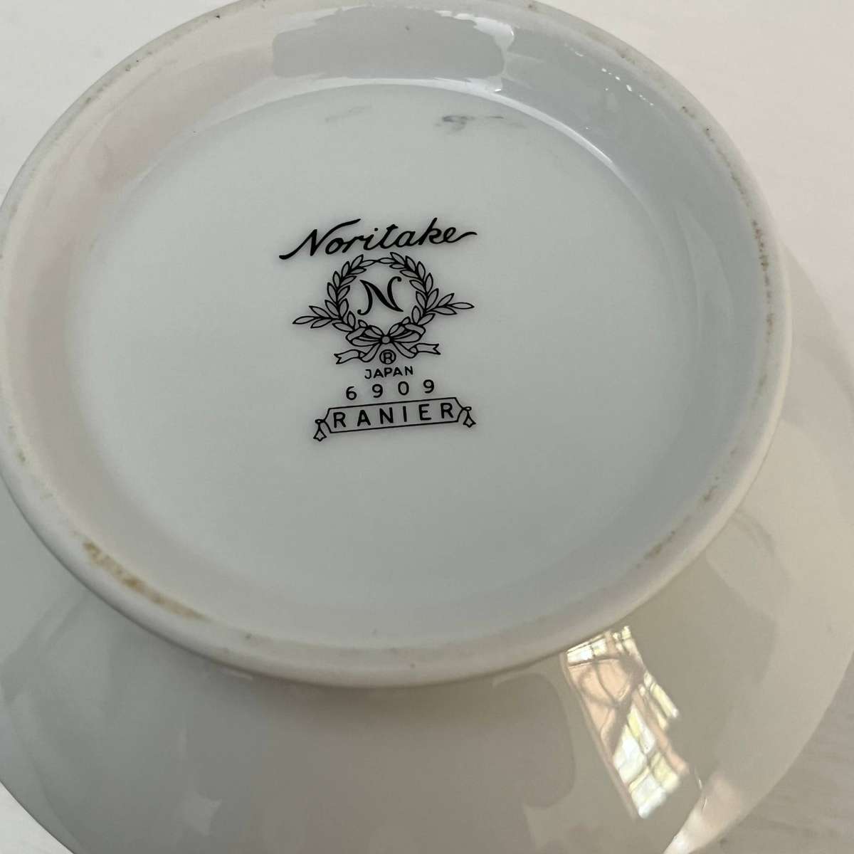  Noritake Ranier 6909 Lidded Sugar Bowl Platinum Trim Japan