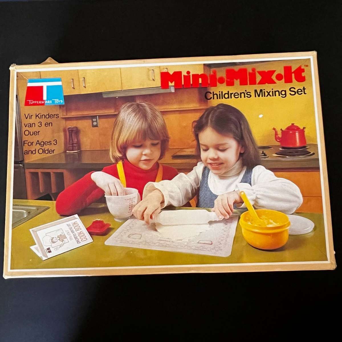  Vintage Tupperware Mini-Mix-It Childrens Mixing Set  Boxed
