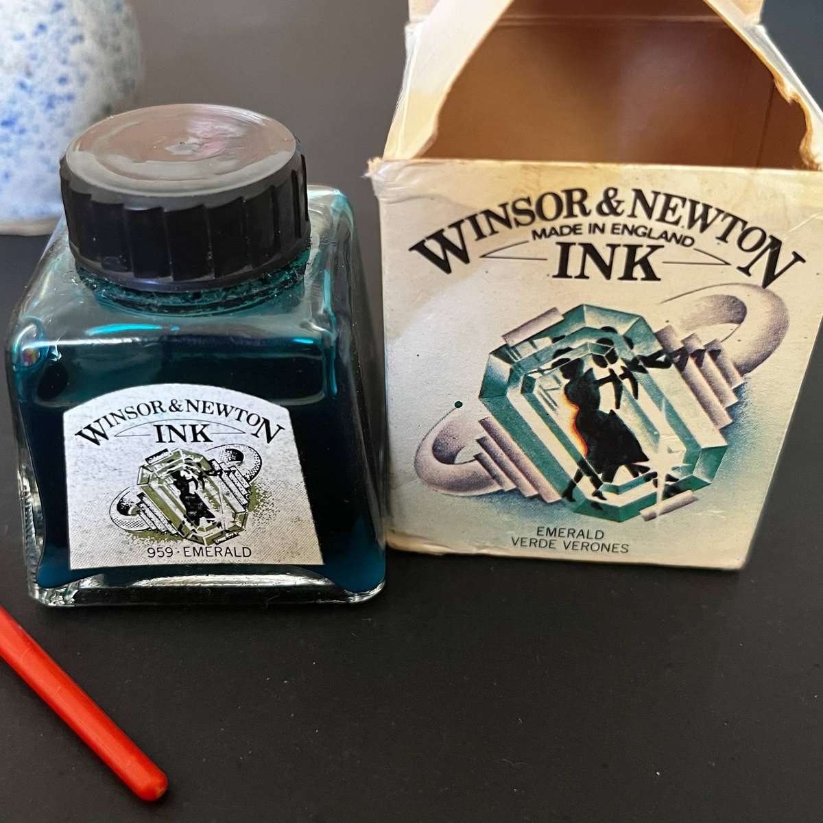 Winsor & Newton Emerald Ink with Pen & Ceramic Holder