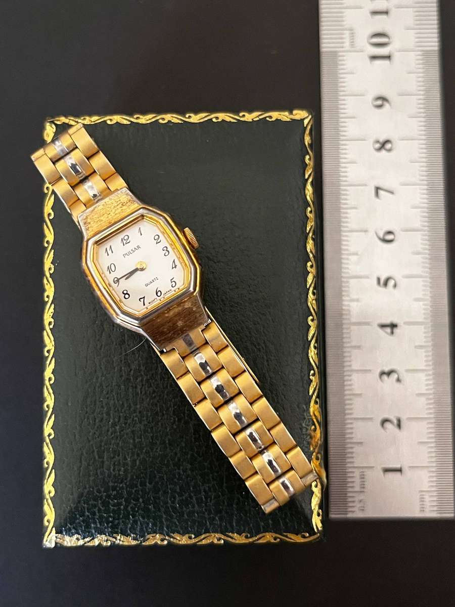 Pulsar Quartz Ladies Wristwatch  Gold-Tone Bracelet