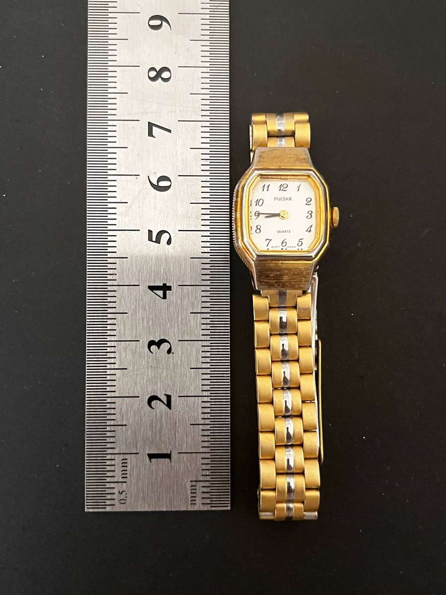 Pulsar Quartz Ladies Wristwatch  Gold-Tone Bracelet