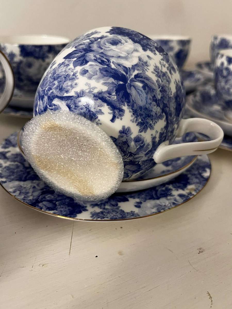 Maxwell & Williams Antique Blue Fine Bone China Tea Set  6 Trios + Teapot, Sugar & Milk