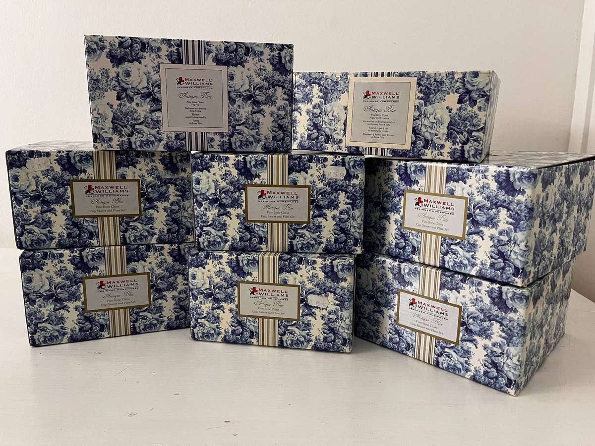 Maxwell & Williams Antique Blue Fine Bone China Tea Set  6 Trios + Teapot, Sugar & Milk