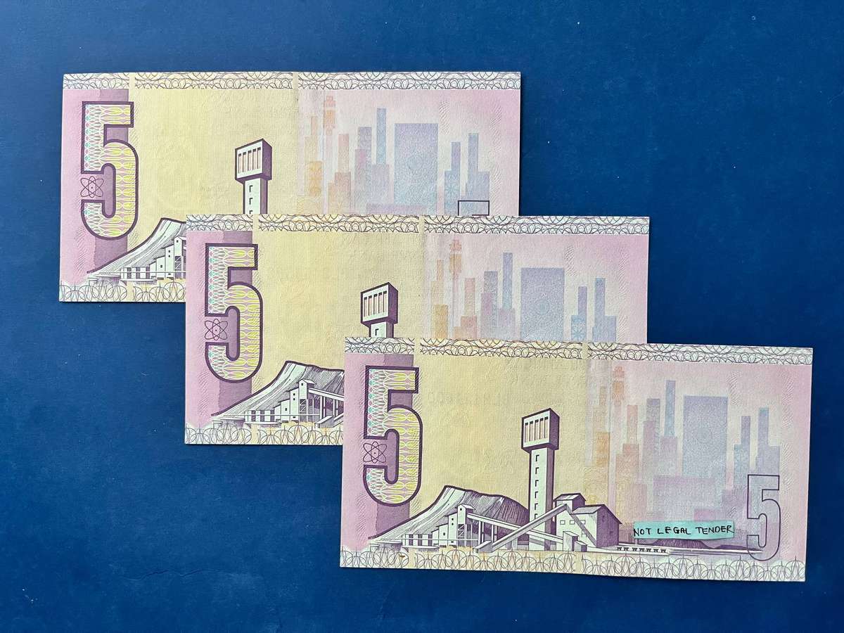 5 Rand C.L. Stals Governor Consecutive Serial Number Banknote Set 3 Notes UNC