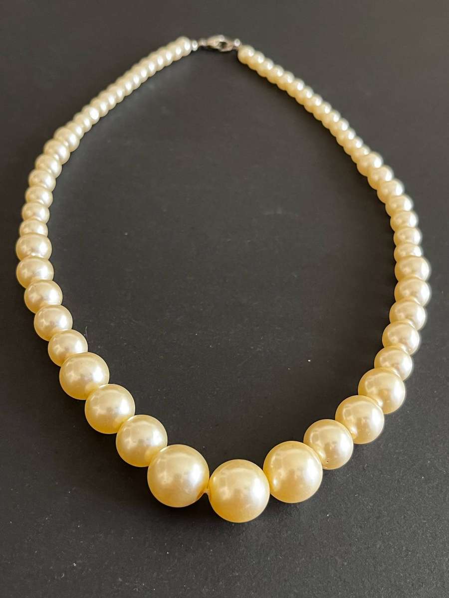  Pearl-Style Graduated Bead Necklace | Faux Pearls