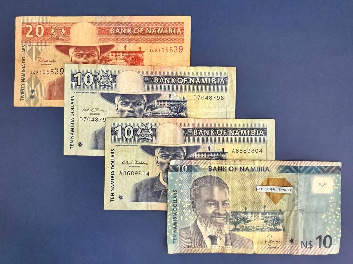 Banknote Collection 10 & 20 Dollars Bank of Namibia 4 Notes