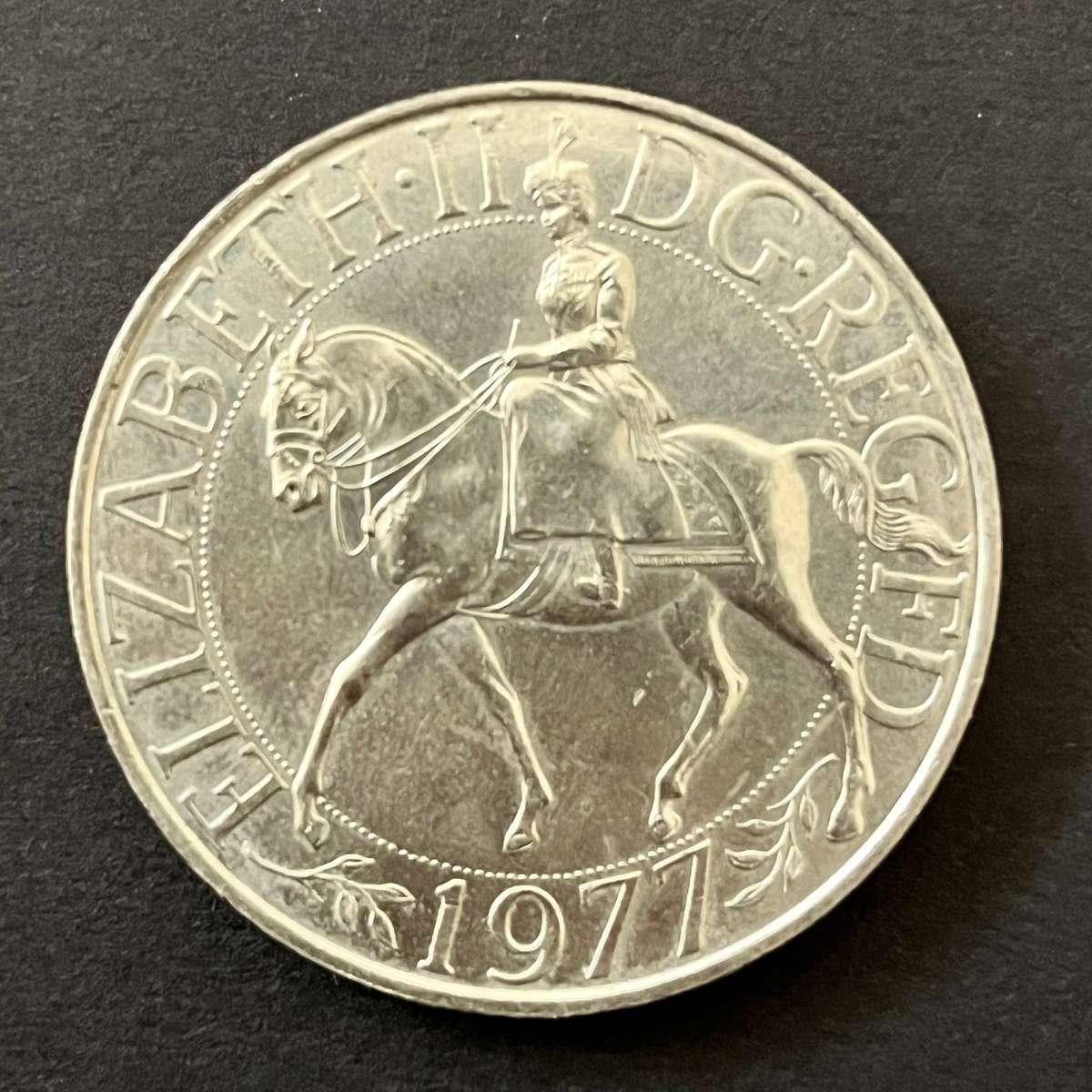 Great Britain 1977 Silver Jubilee Crown Coin Queen Elizabeth II
