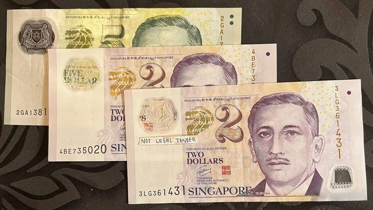 Singapore $2 & $5  Dollars Banknote x3