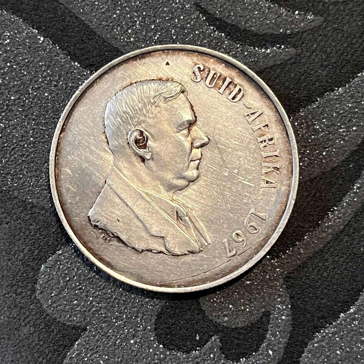  1967 South Africa Silver 1 Rand (.800)