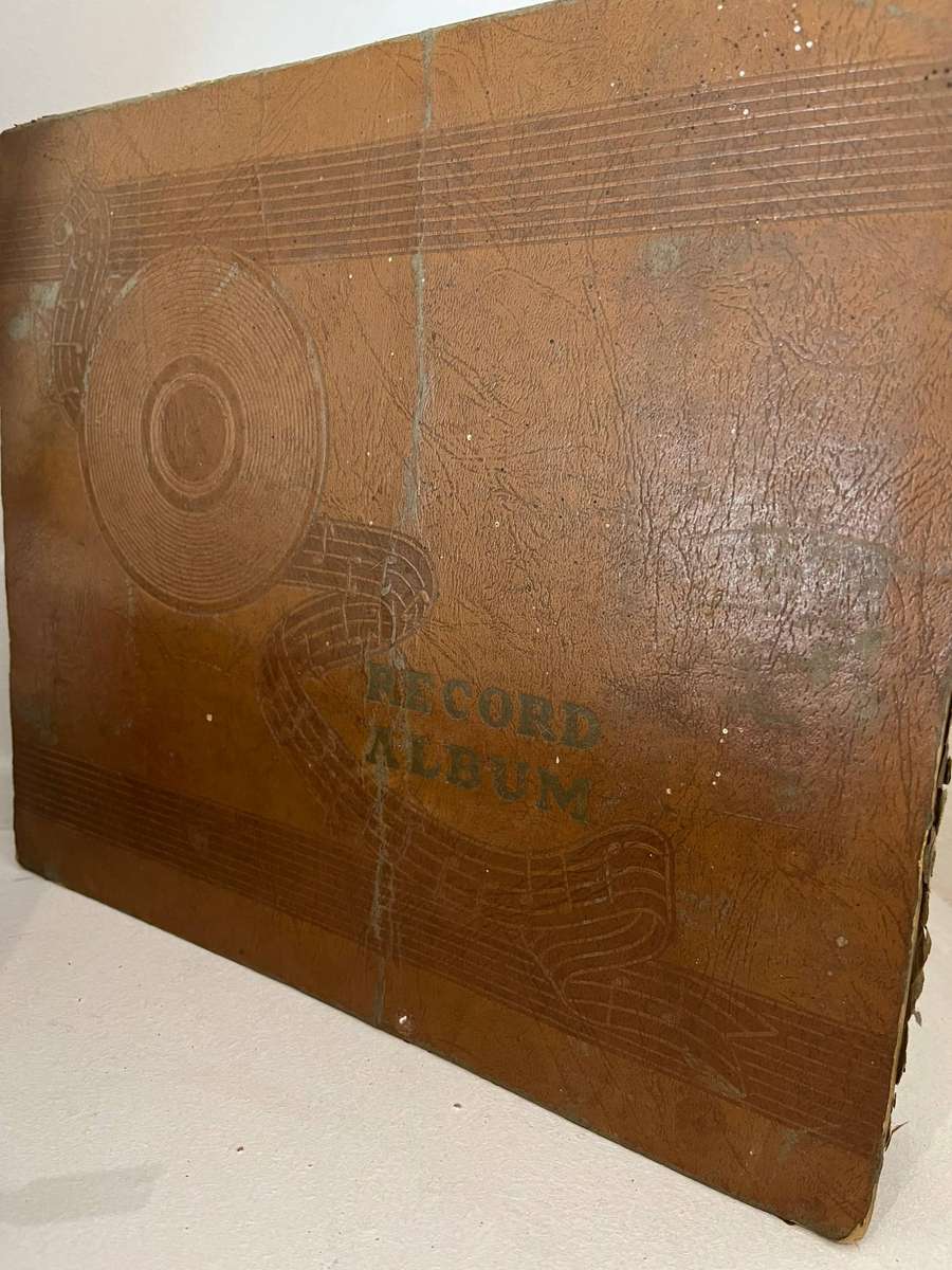 Vintage ELKAH Portable Wind-Up Gramophone + Record Album  1930s/50s Classic