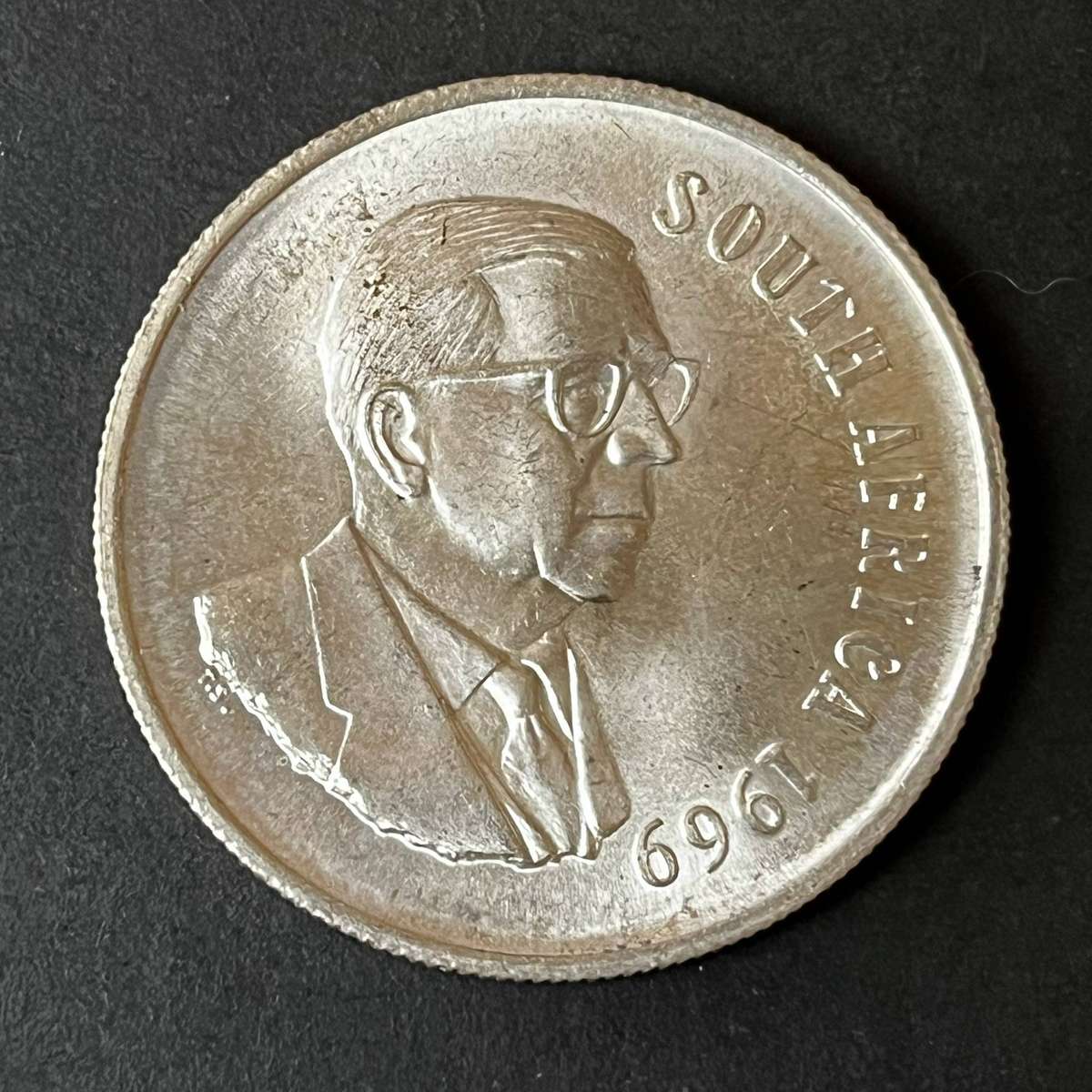  1969 South Africa 1 Rand  80% Silver  Coat of Arms